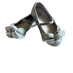 GAP Kids Shimmering Silver Bow Flats
